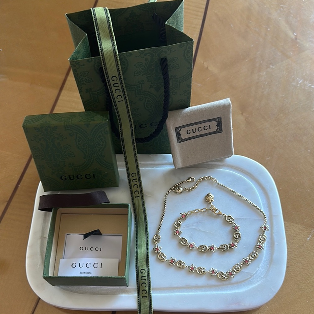 Gucci Gold and Pink Bracelet Luxurious Jewelry